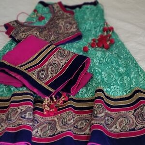NEW INDIAN LEHENGA CHOLI WITH DUPATTA FOR WEDDING & RECEPTION WEAR.